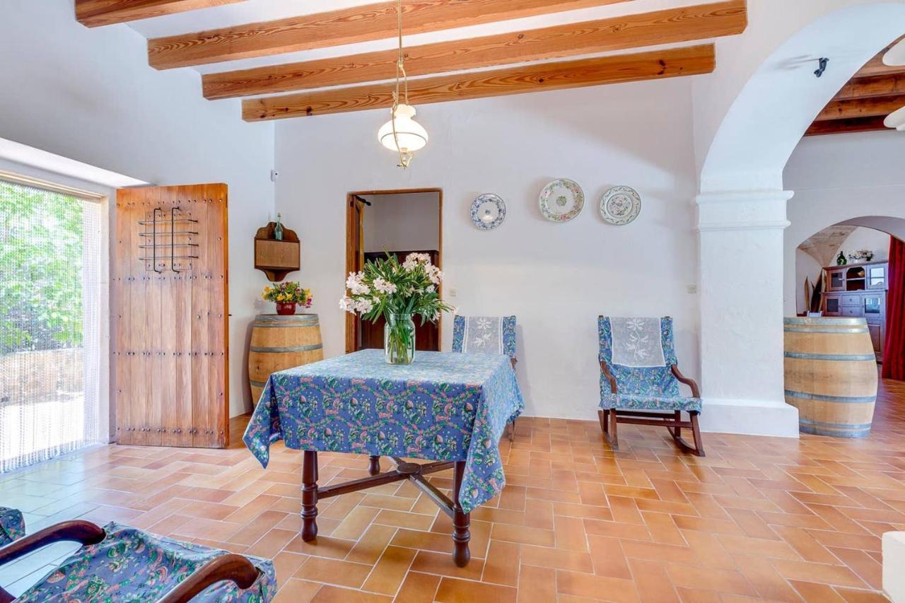 4 Bedrooms With Private Pool Enclosed Garden And Wifi At *