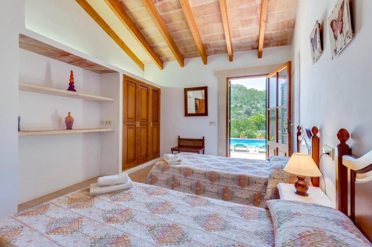 4 Bedrooms With Private Pool Enclosed Garden And Wifi At *