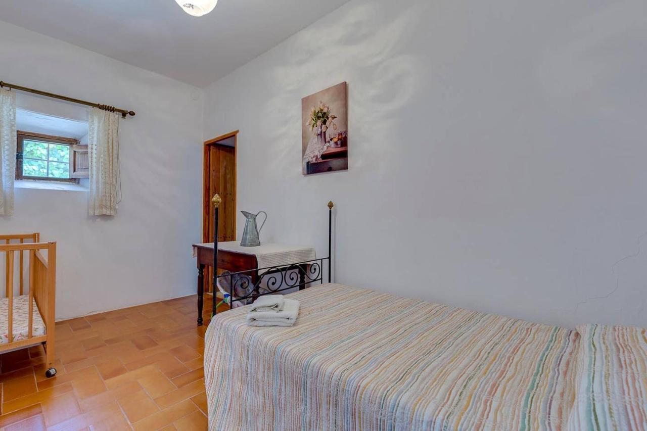 4 Bedrooms With Private Pool Enclosed Garden And Wifi At Villa *