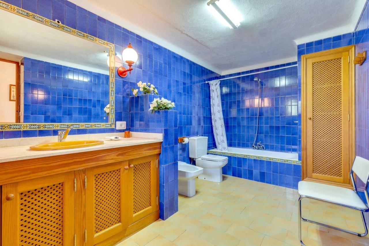 4 Bedrooms With Private Pool Enclosed Garden And Wifi At
